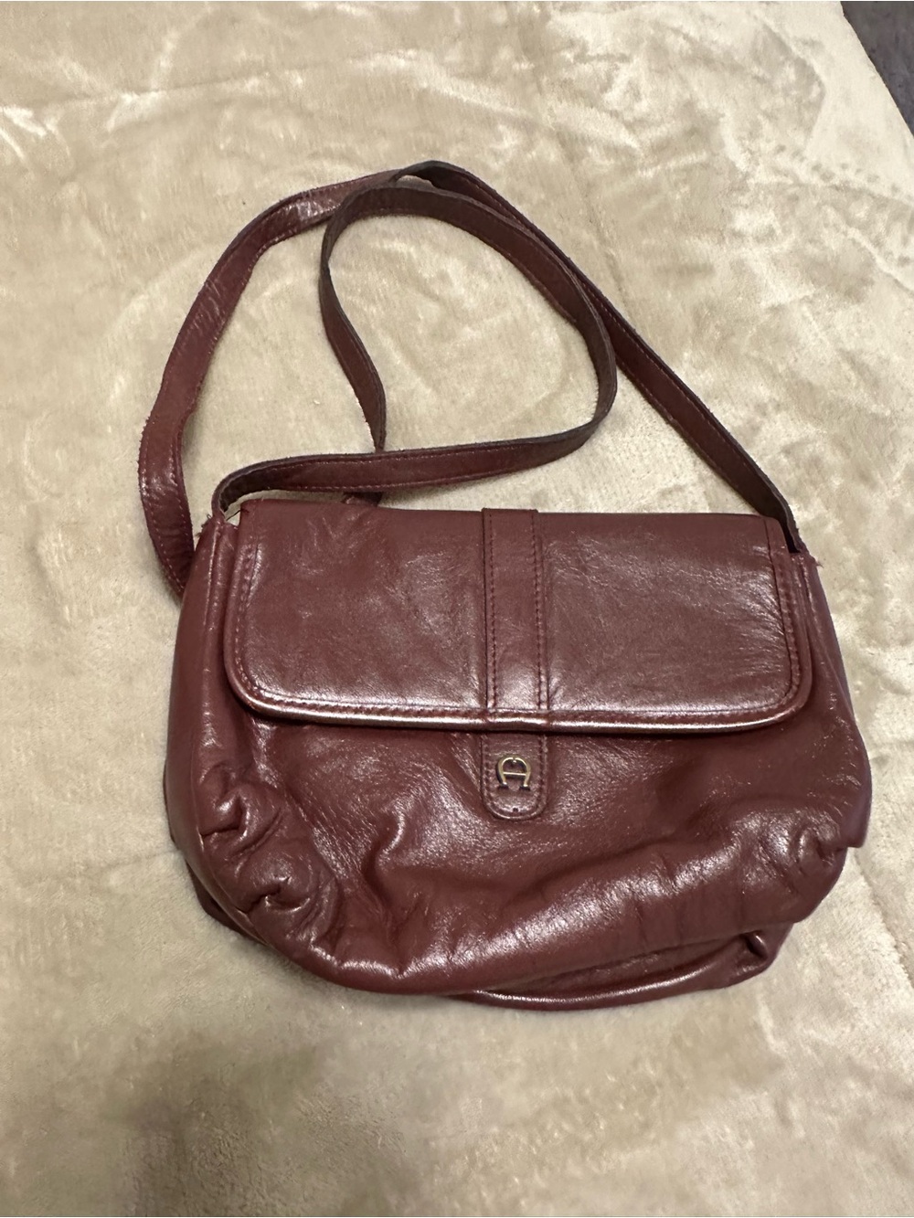 Vintage Etienne Aigner Women's Leather Crossbody Bag in Deep Burgundy